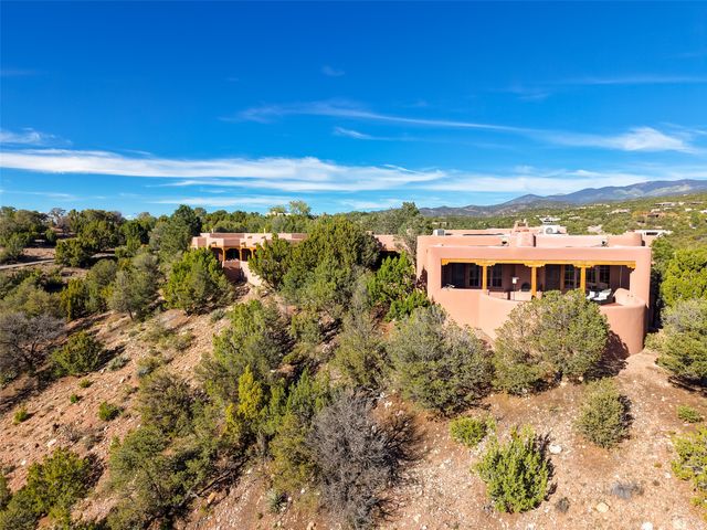 142 Barranca Road, Santa Fe, NM 87501