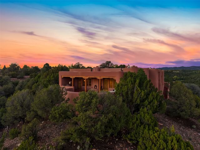 142 Barranca Road, Santa Fe, NM 87501