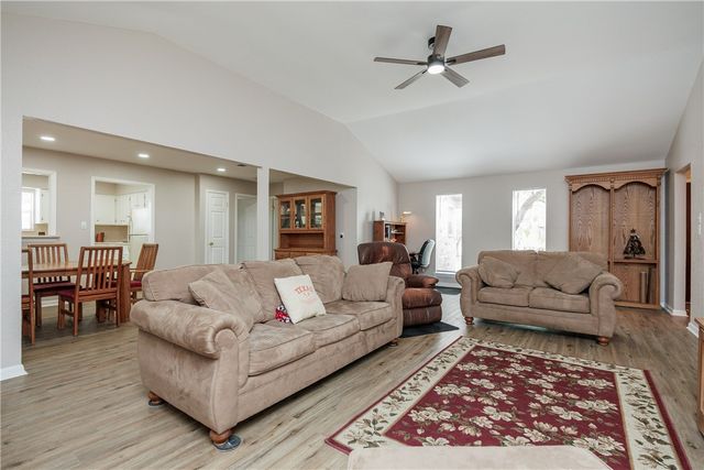 3101 Fair Oaks Dr, Corpus Christi, TX 78410