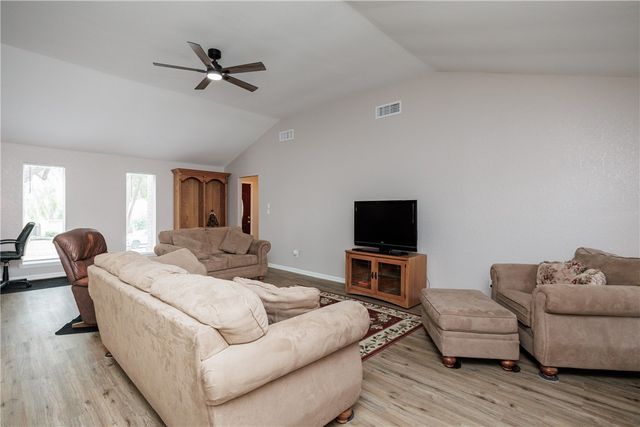 3101 Fair Oaks Dr, Corpus Christi, TX 78410