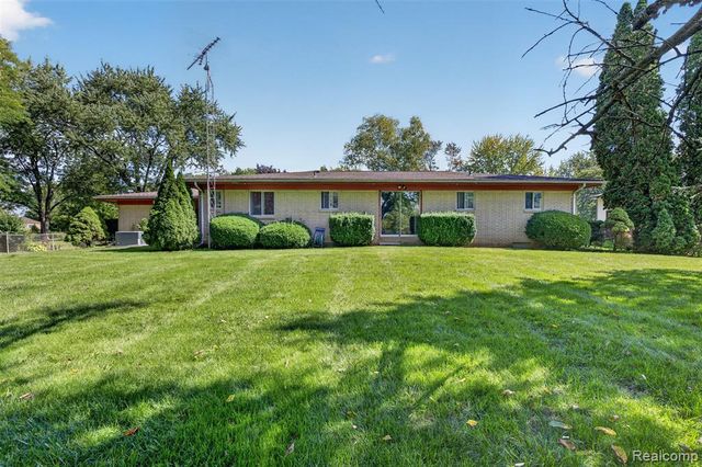 2044 Winthrop Drive, Swartz Creek, MI 48473