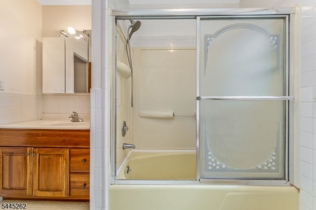 1065 Papen Rd, Bridgewater Twp., NJ 08807