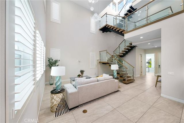 438 Sycamore Dr., Montebello, CA 90640