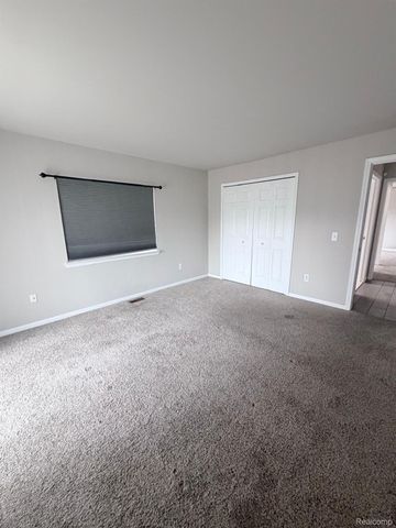 5860 Acorn Lane, Sterling Heights, MI 48314
