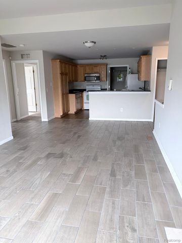 5860 Acorn Lane, Sterling Heights, MI 48314