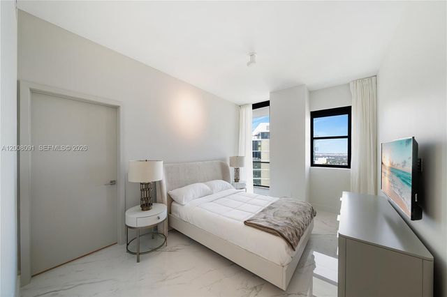 3131 NE 7th Ave PH5202, Miami, FL 33137