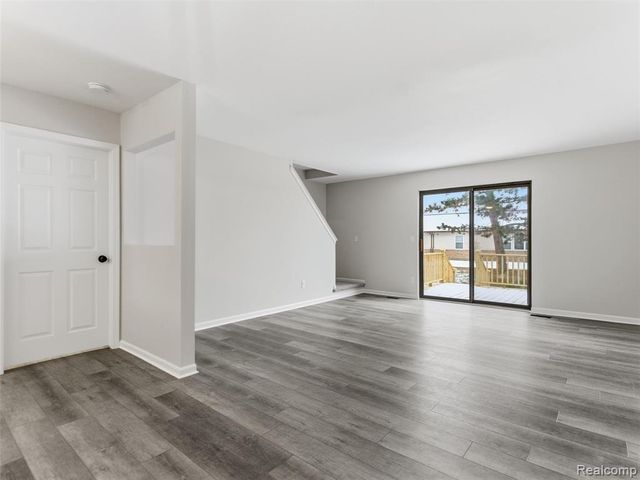 25927 New Forest Court, New Baltimore, MI 48051