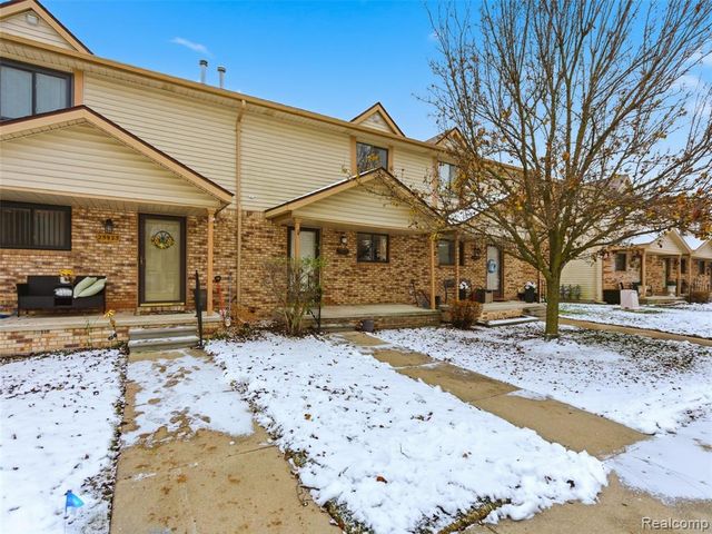 25927 New Forest Court, New Baltimore, MI 48051