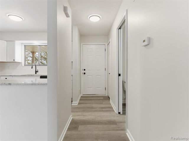 25927 New Forest Court, New Baltimore, MI 48051