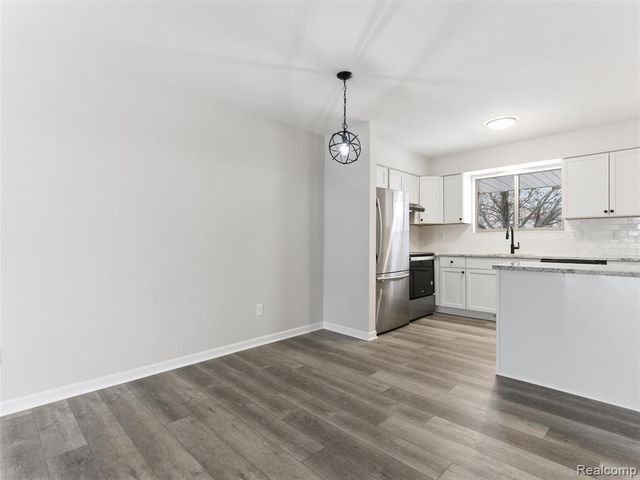 25927 New Forest Court, New Baltimore, MI 48051