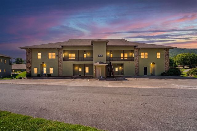 1724 Watercrest Way, Young Harris, GA 30582
