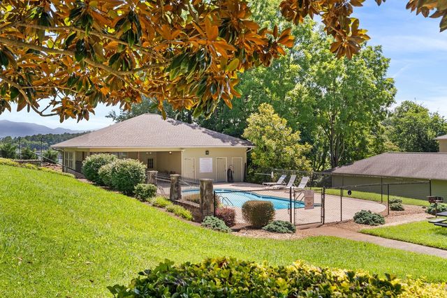 1724 Watercrest Way, Young Harris, GA 30582