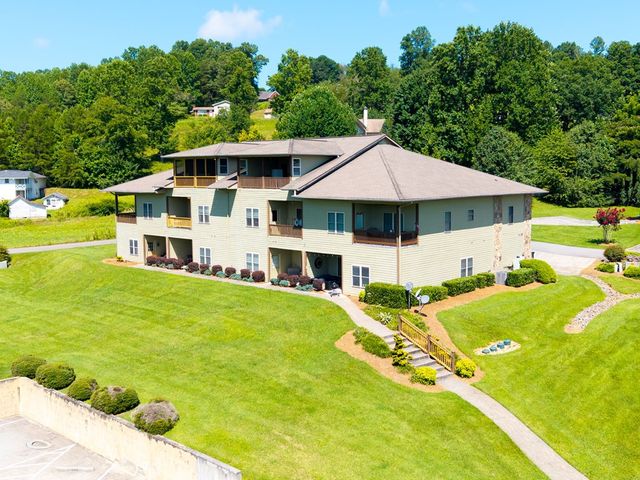1724 Watercrest Way, Young Harris, GA 30582