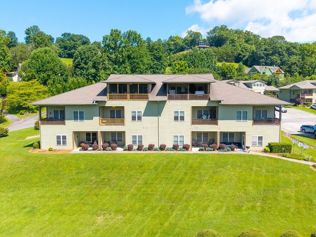 1724 Watercrest Way, Young Harris, GA 30582