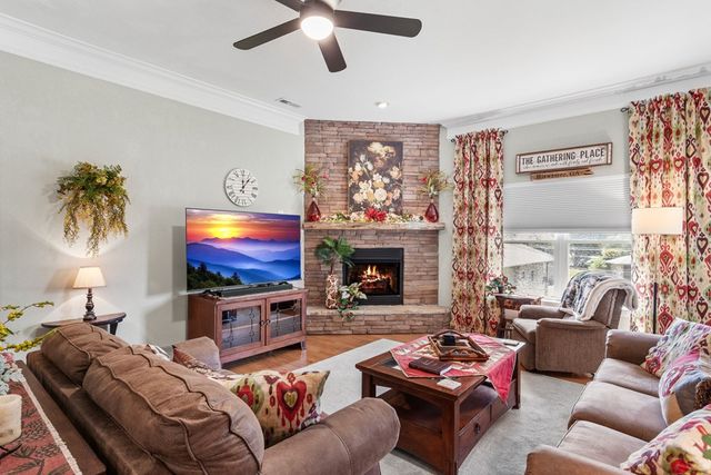 1724 Watercrest Way, Young Harris, GA 30582