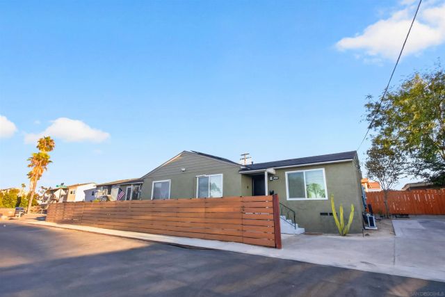 4992-4994 Comanche Drive, La Mesa, CA 91942