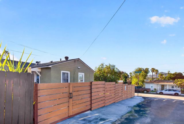 4992-4994 Comanche Drive, La Mesa, CA 91942