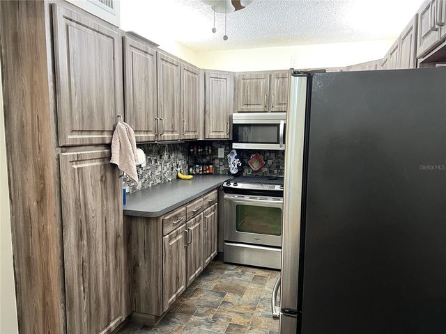1433 PINE GLEN PLACE G2, Tarpon Springs, FL 34688