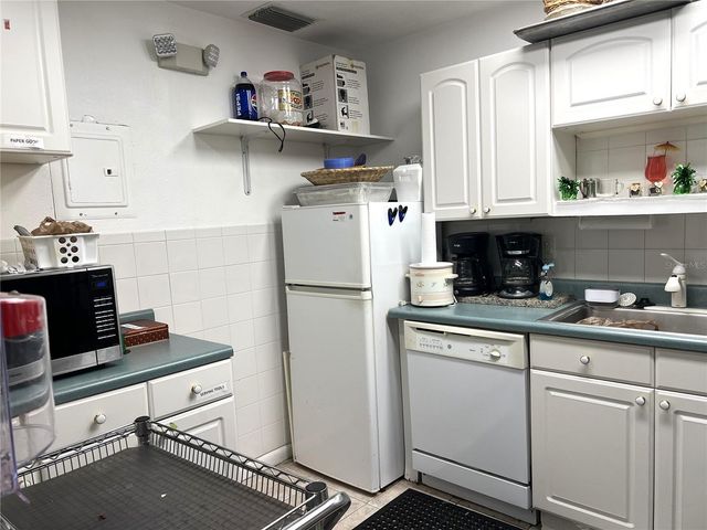 1433 PINE GLEN PLACE G2, Tarpon Springs, FL 34688