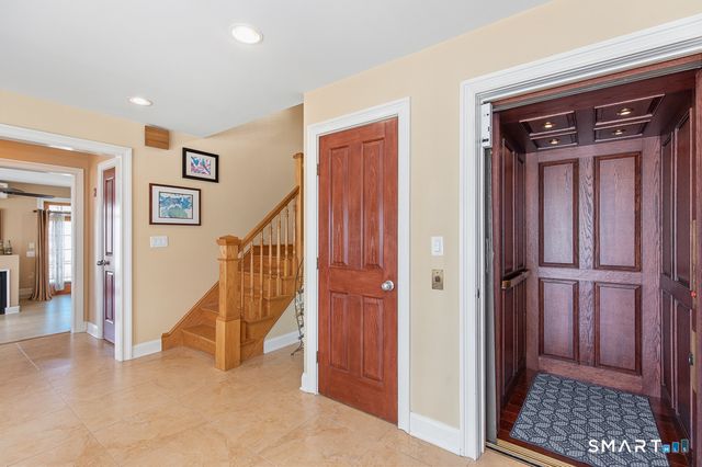 41 Deerfield Avenue, Milford, CT 06460