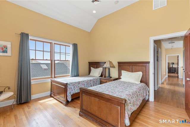 41 Deerfield Avenue, Milford, CT 06460