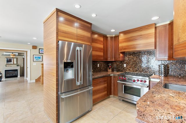 41 Deerfield Avenue, Milford, CT 06460