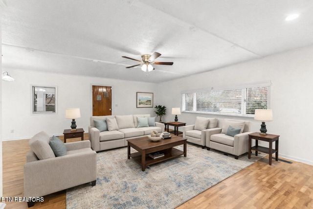 352 Lakeview Drive, Crossville, TN 38558