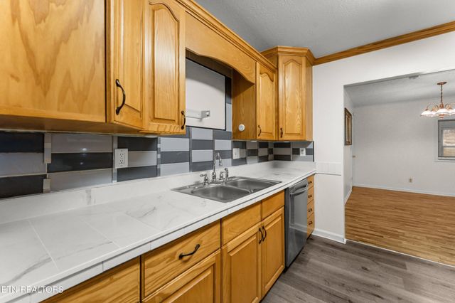 352 Lakeview Drive, Crossville, TN 38558