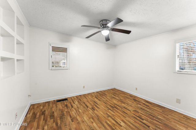 352 Lakeview Drive, Crossville, TN 38558