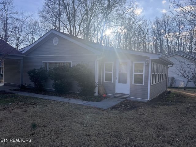 352 Lakeview Drive, Crossville, TN 38558