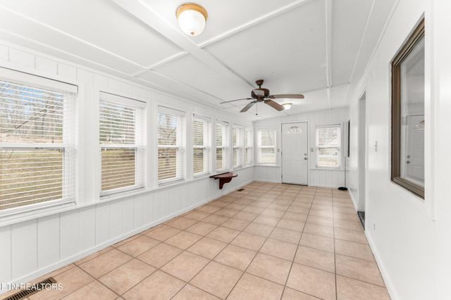 352 Lakeview Drive, Crossville, TN 38558