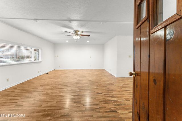 352 Lakeview Drive, Crossville, TN 38558