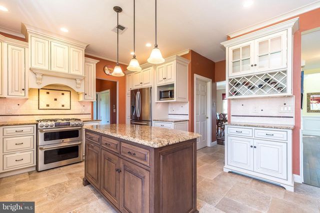 61 LENAPE RD, Richboro, PA 18954