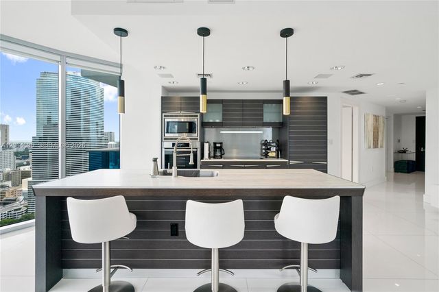 200 Biscayne Boulevard Way 3802, Miami, FL 33131