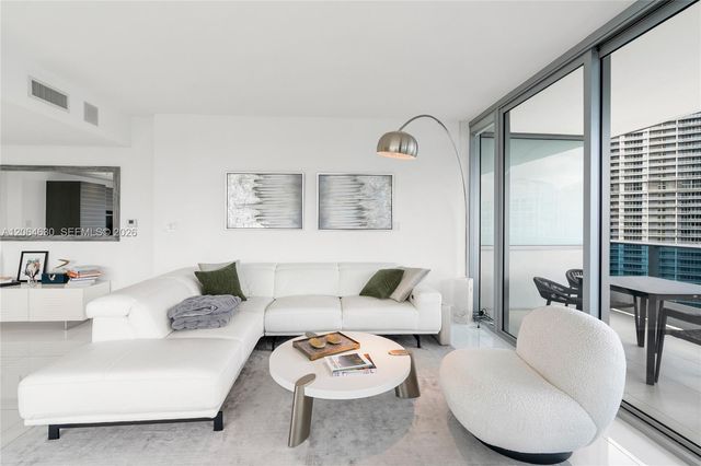 200 Biscayne Boulevard Way 3802, Miami, FL 33131