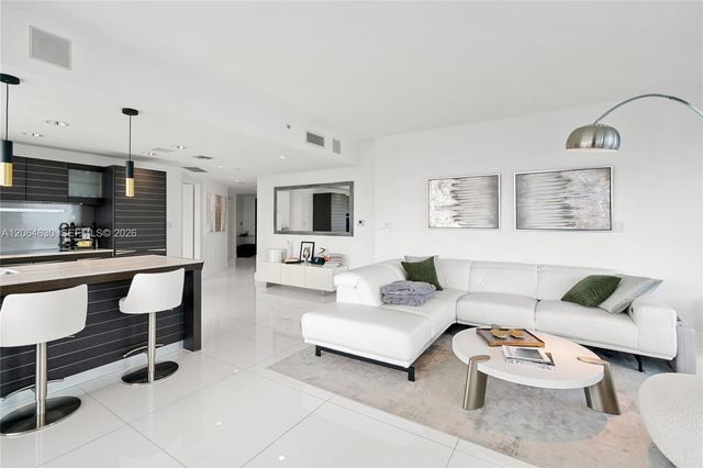 200 Biscayne Boulevard Way 3802, Miami, FL 33131