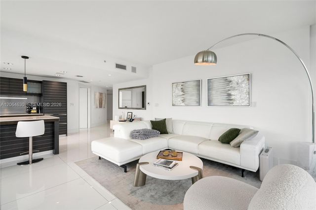 200 Biscayne Boulevard Way 3802, Miami, FL 33131