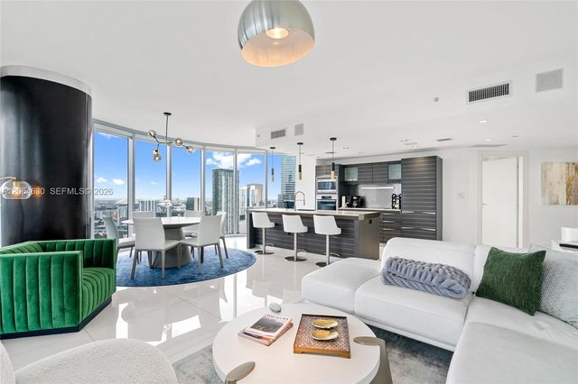 200 Biscayne Boulevard Way 3802, Miami, FL 33131