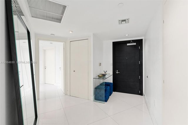 200 Biscayne Boulevard Way 3802, Miami, FL 33131
