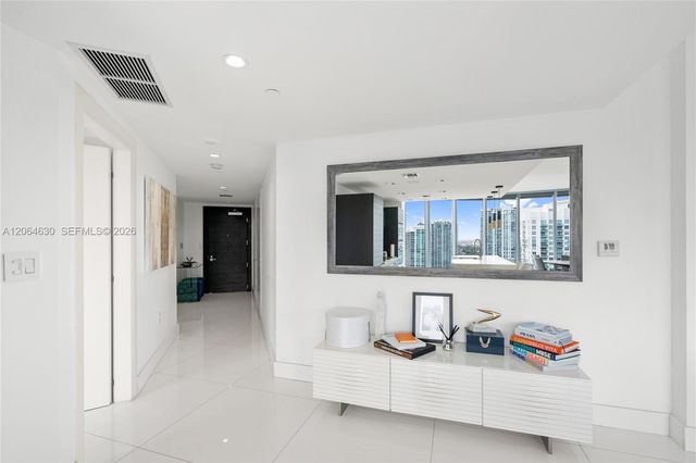 200 Biscayne Boulevard Way 3802, Miami, FL 33131