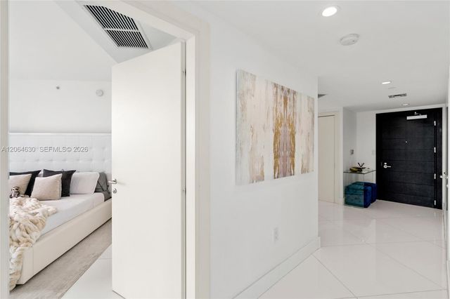 200 Biscayne Boulevard Way 3802, Miami, FL 33131
