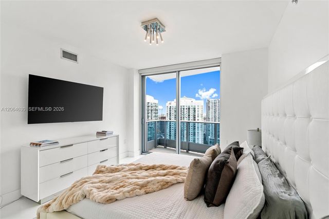 200 Biscayne Boulevard Way 3802, Miami, FL 33131