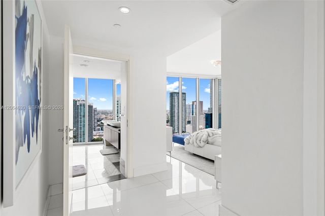 200 Biscayne Boulevard Way 3802, Miami, FL 33131