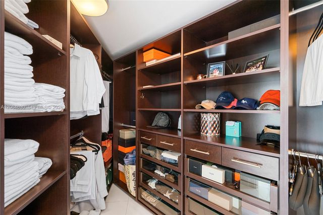 200 Biscayne Boulevard Way 3802, Miami, FL 33131