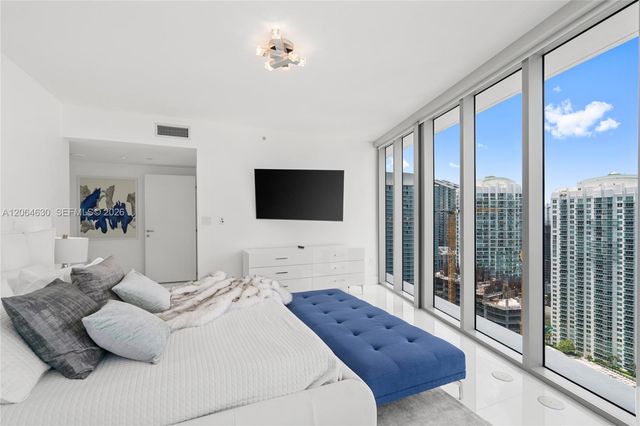 200 Biscayne Boulevard Way 3802, Miami, FL 33131