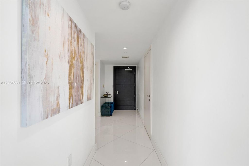 200 Biscayne Boulevard Way 3802, Miami, FL 33131