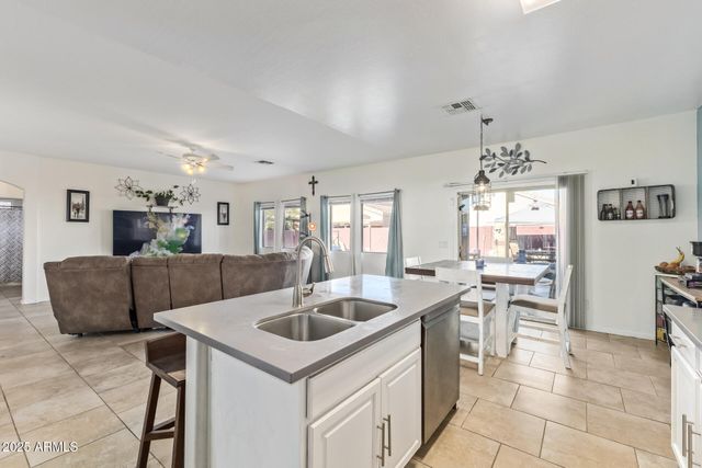 10512 W MAGNOLIA Street, Tolleson, AZ 85353