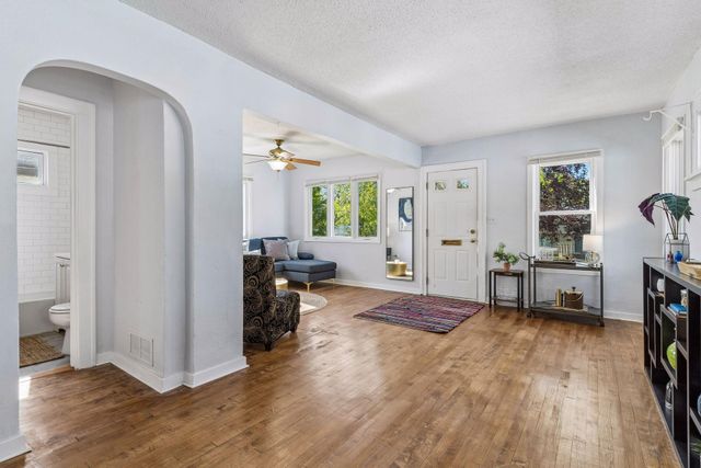 991 Minnehaha Avenue W, Saint Paul, MN 55104