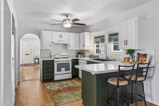 991 Minnehaha Avenue W, Saint Paul, MN 55104