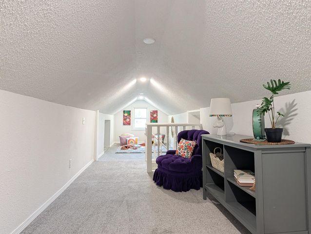 991 Minnehaha Avenue W, Saint Paul, MN 55104